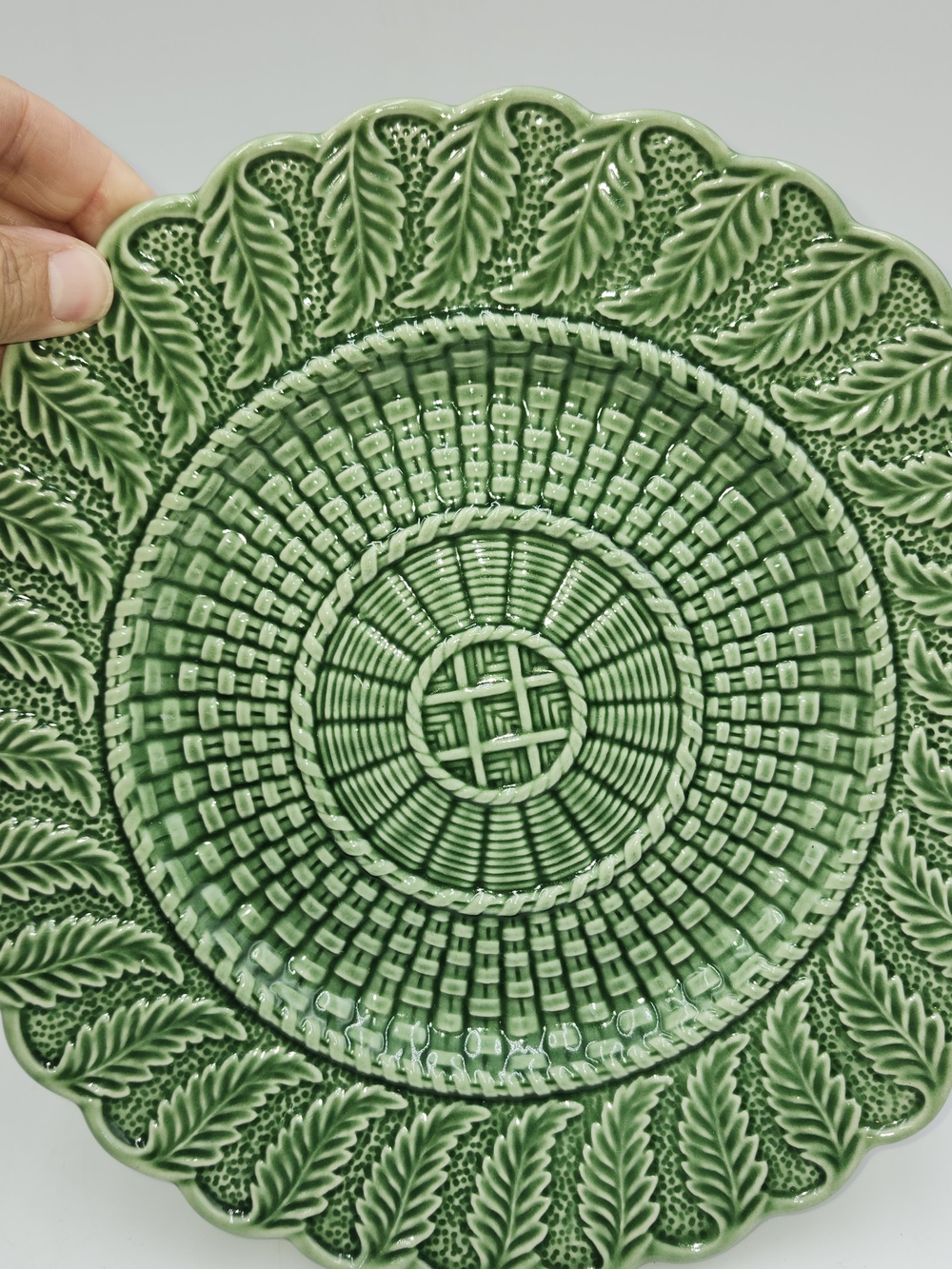 Vintage Portugal Majolica Bordallo Pinheiro Basketweave Green Dinner Plate 10”